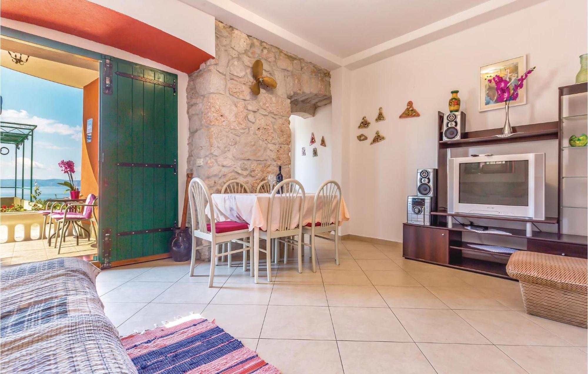 Awesome Home In Podgora With Kitchen Exterior foto